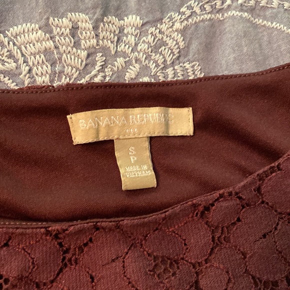 Banana Republic Purple Lace Tank size Small - Picture 2 of 3